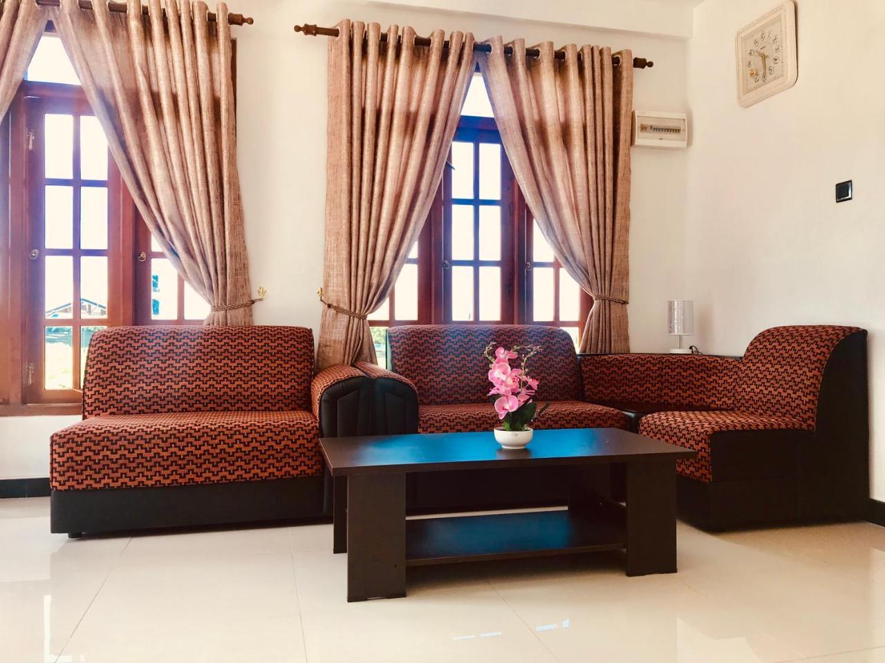 Loversleap Bungalow 努沃勒埃利耶 外观 照片